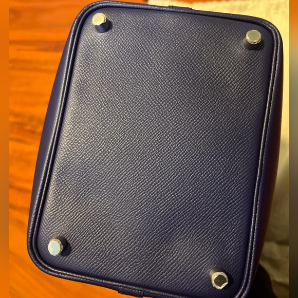 P$3600 Hermes Picotin 18 Bleu Encre Bag with silver lock - Picture 5 of 8